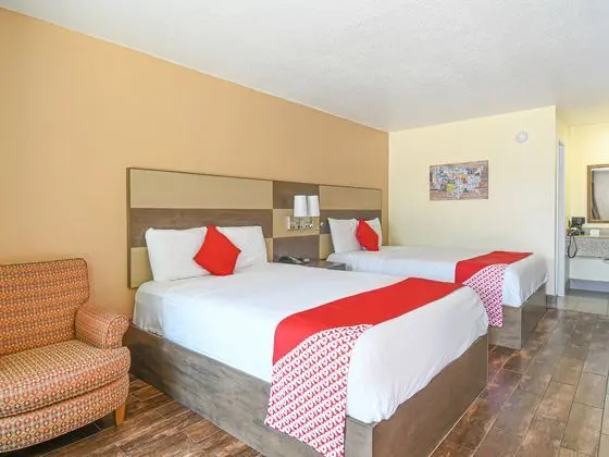 Oda Two Queen Beds