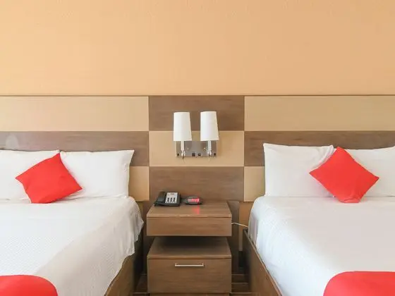 Oda Two Queen Beds