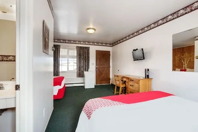 Oda, 2 Büyük (Queen) Boy Yatak