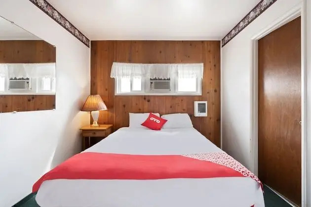 Oda, 2 Büyük (Queen) Boy Yatak