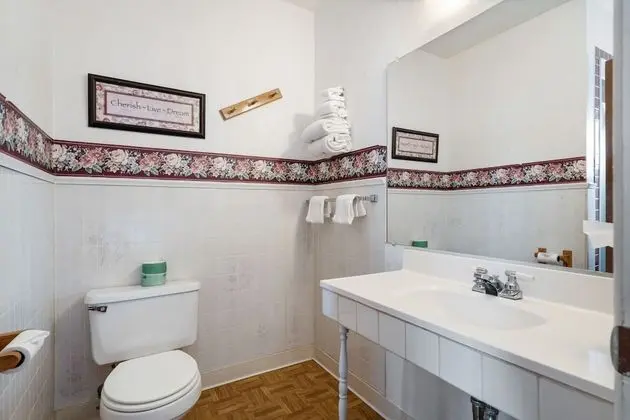 Oda, 2 Büyük (Queen) Boy Yatak