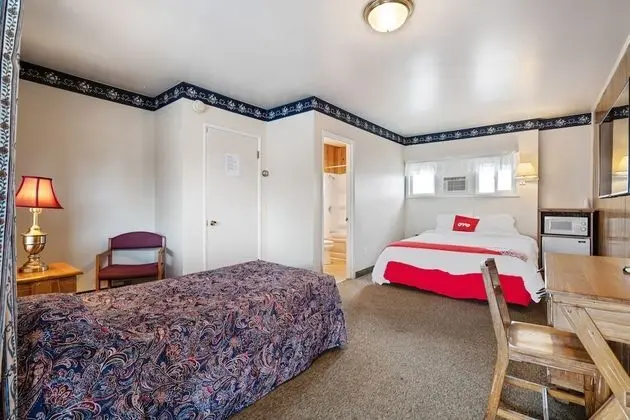 Oda, Birden Çok Yatak (1 Queen Bed & 1 Single Bed)