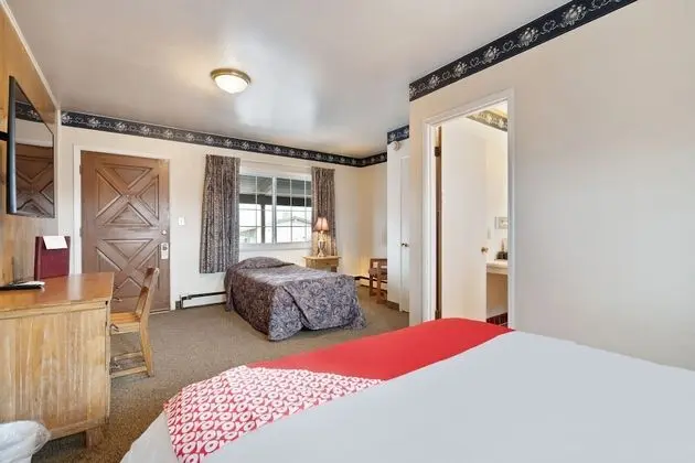 Oda, Birden Çok Yatak (1 Queen Bed & 1 Single Bed)