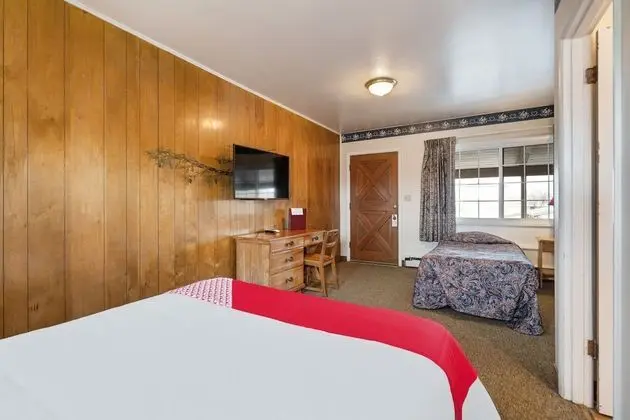 Oda, Birden Çok Yatak (1 Queen Bed & 1 Single Bed)