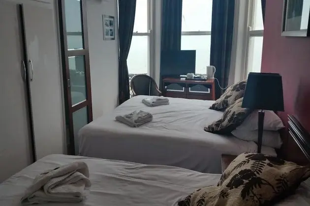 Standard Üç Kişilik Oda, Deniz Manzaralı