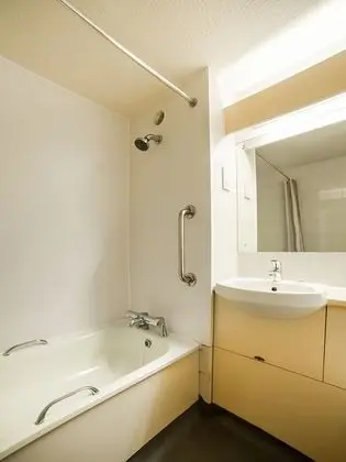 Deluxe Üç Kişilik Oda, Birden Çok Yatak