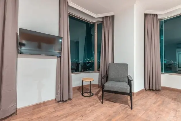 Deluxe Tek Büyük Yataklı Oda