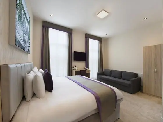 Deluxe Dört Kişilik Oda