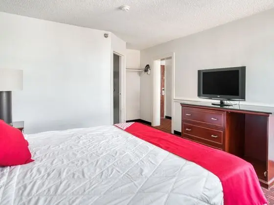 Oda Deluxe King Bed