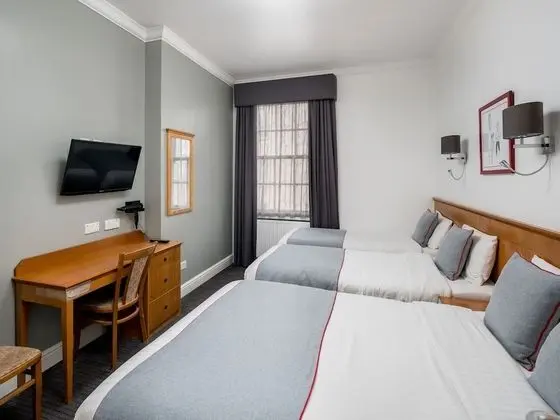 Deluxe Dört Kişilik Oda