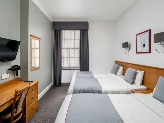 Deluxe Dört Kişilik Oda