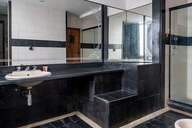 Dört Kişilik Oda, 2 Büyük (Queen) Boy Yatak