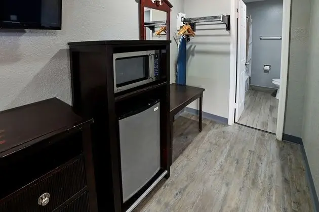 Oda, 1 Büyük (Queen) Boy Yatak