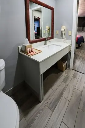 Oda, 1 Büyük (Queen) Boy Yatak