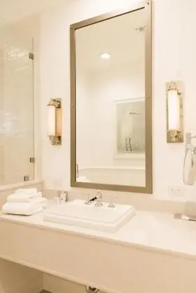 Luxury Oda