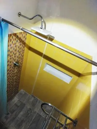 Oda, 1 Çift Kişilik Yatak, Ortak Banyo
