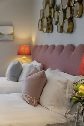 Comfort Tek Büyük veya İki Ayrı Yataklı Oda