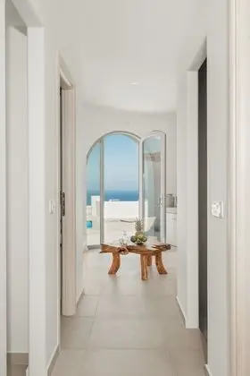 Junior Suite with private heated pool & Sea View