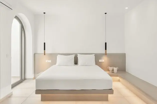 Junior Suite with private heated pool & Sea View