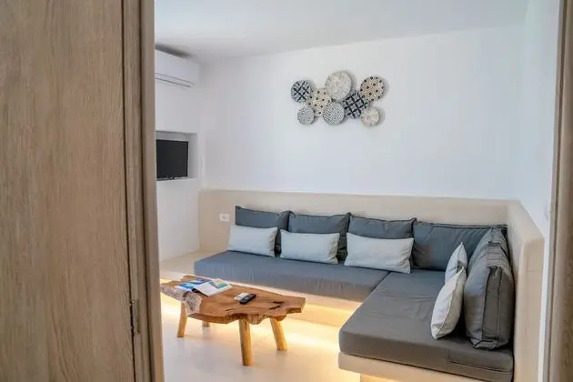 Superior Suite with private heated pool & Sea View
