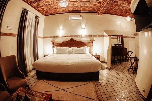Deluxe Tek Büyük Yataklı Oda