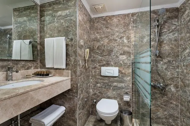 https://images.etstur.com/files/images/hotelImages/TR/51804/l/Incekum-Beach-Resort-Genel-300080.jpg