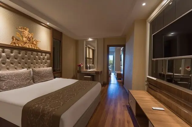 https://imagessl.etstur.com/files/images/hotelImages/TR/54399/l/Oz-Hotels-Sui-Oda-198859.jpg