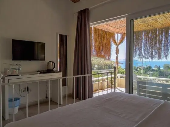Teraslı Deluxe Oda, Deniz Manzaralı