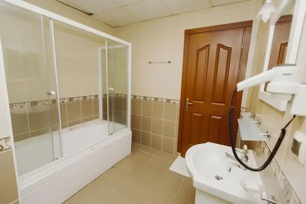 Çift Kişilik, Bahçe Manzaralı