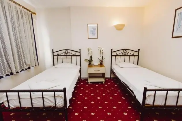 Tek Kişilik, Bahçe Manzaralı