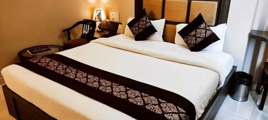Deluxe Tek Büyük Yataklı Oda, 1 Çift Kişilik Yatak, Sigara İçilebilir, Şehir Manzaralı