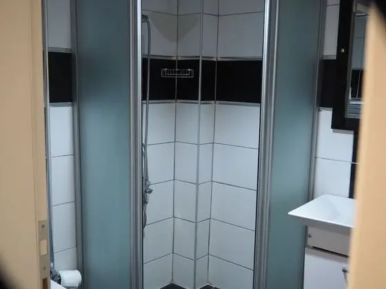 Üç Kişilik Oda