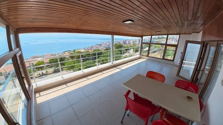 Daire-İki Yatak Odalı, Deniz Manzaralı