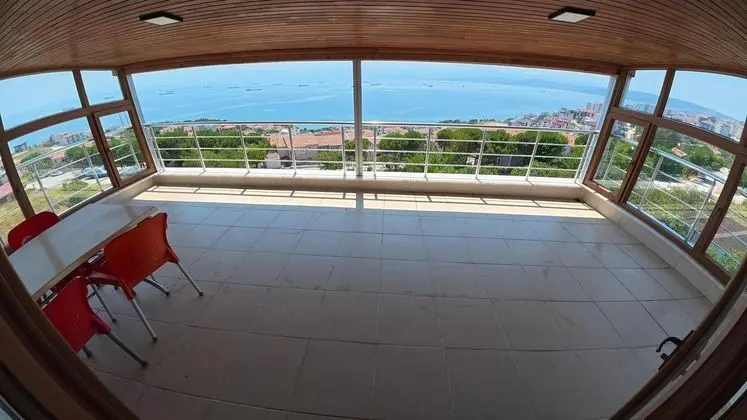 Daire-İki Yatak Odalı, Deniz Manzaralı