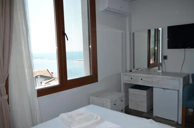 Çift Kişilik, Deniz Tarafı