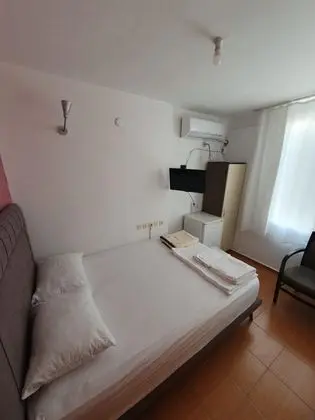 Standart Oda, Kara Manzaralı