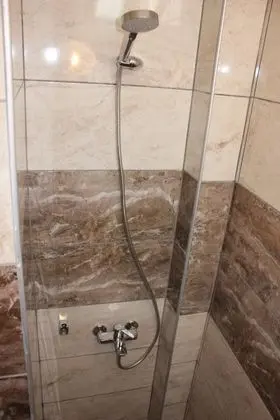 Standart Oda, Kara Manzaralı