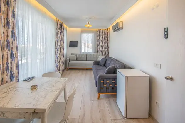 Havuz Manzaralı Suite