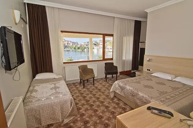 Triple, Deniz Manzaralı