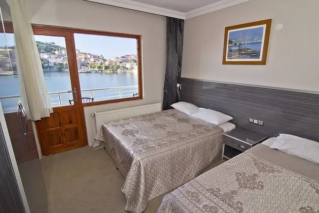 Triple, Deniz Manzaralı