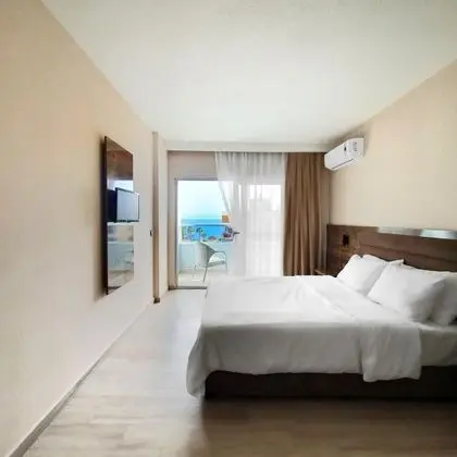 Standart Oda, Kısmi Deniz Manzaralı, Balkonlu