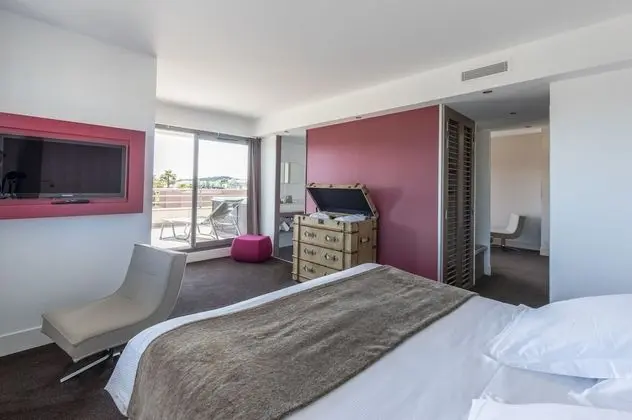 Luxury Tek Büyük Yataklı Oda