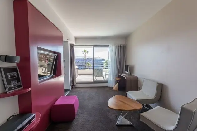 Luxury Tek Büyük Yataklı Oda