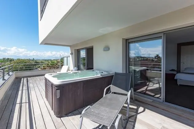 Luxury Tek Büyük Yataklı Oda