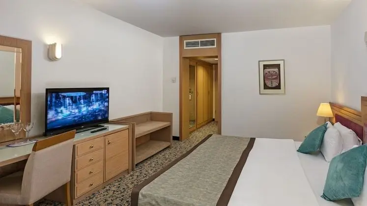 City Tek Büyük veya İki Ayrı Yataklı Oda
