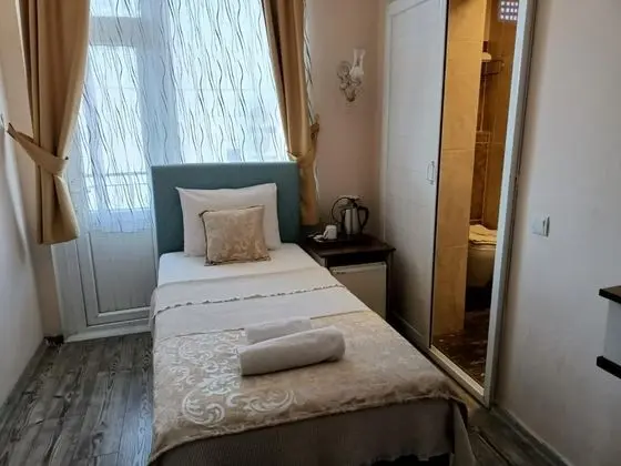 Standart Oda, Sokak Manzaralı, Balkonsuz