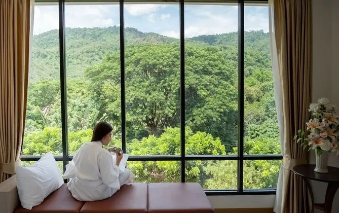 Grand Deluxe Room