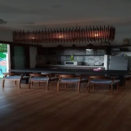 Standard Ortak Ranzalı Oda, Sadece kadınlar için, Havuz Manzaralı