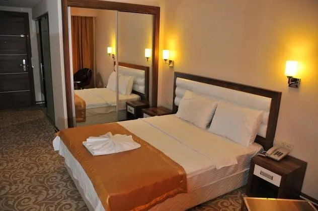 Çift Kişilik, Şehir Manzaralı