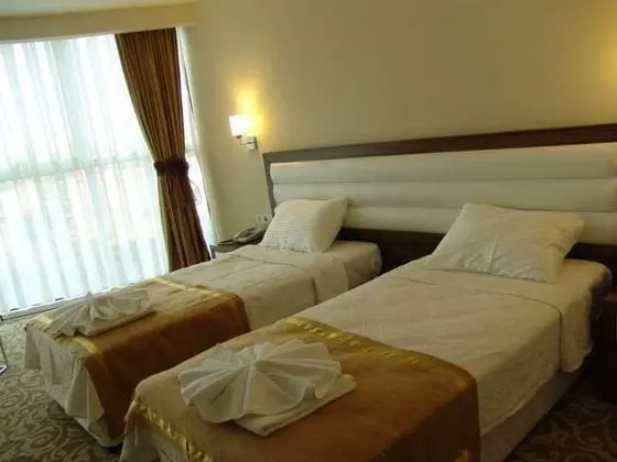 Twin, Şehir Manzaralı